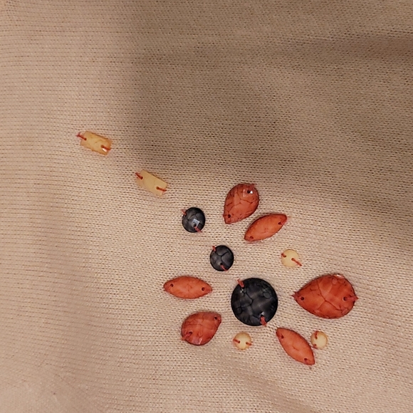 New York and Company lightweight sweater. - Picture 4 of 5